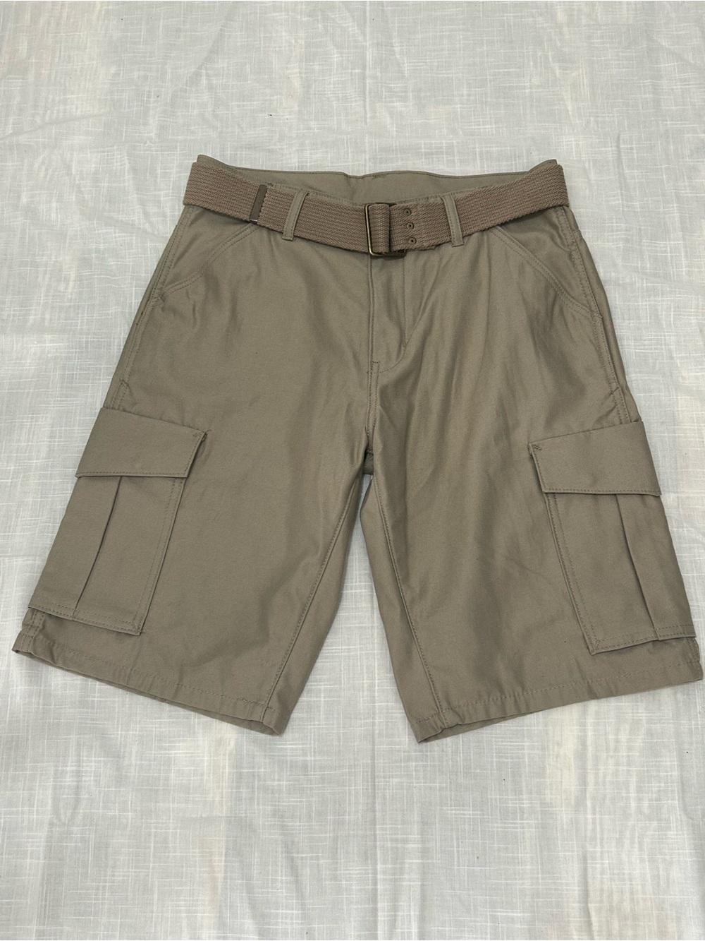Levi Shorts Men Size 32 Beige
Cargo Relaxed Fit Adjustable